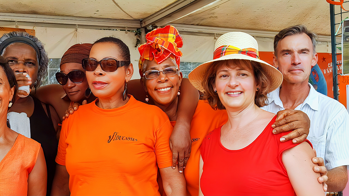 Adhérents et invités des Viducasses réunis lors d’une foire culinaire en Guadeloupe